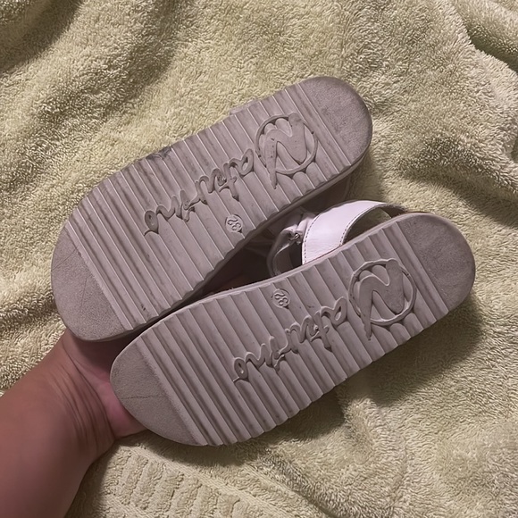 Cute little sandals - Picture 3 of 4